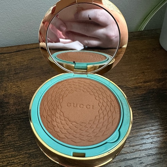 COPY - Brand new Gucci bronzer - shade 3 - Picture 4 of 4